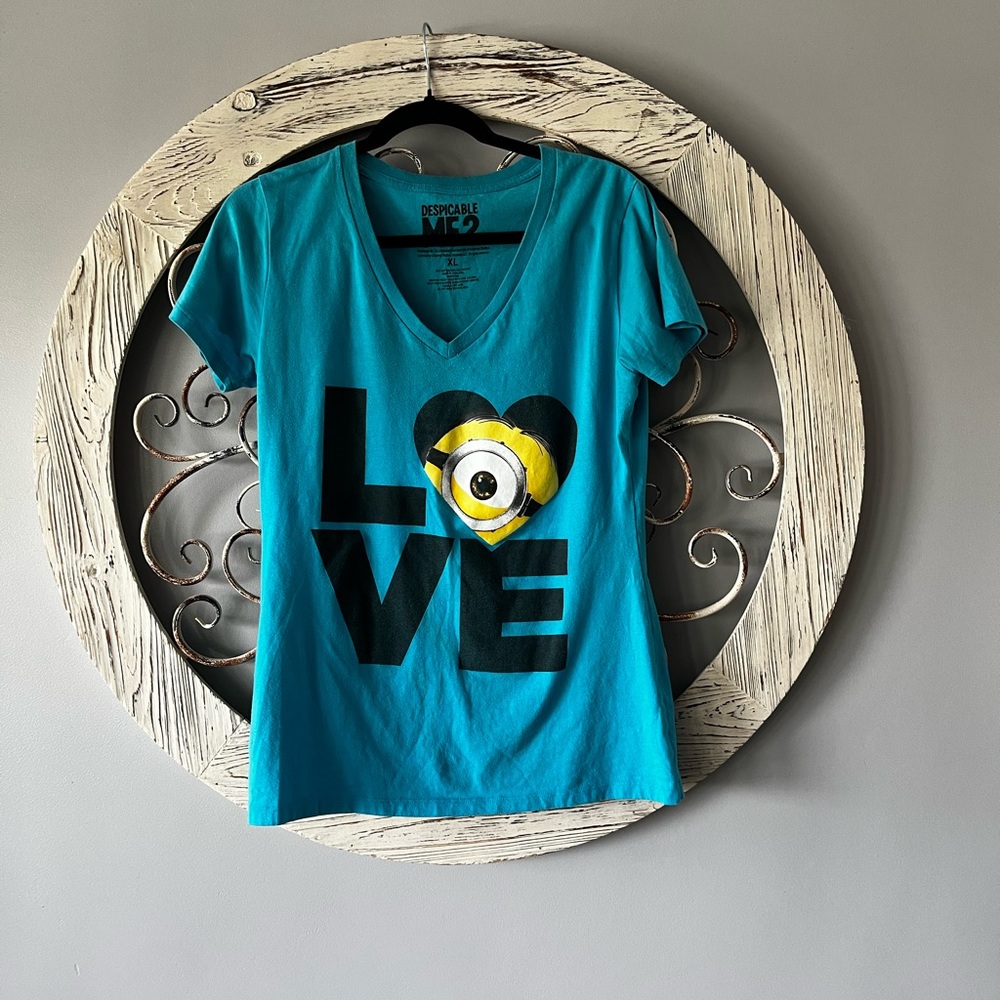 Universal Teal "LOVE" Minion Graphic V-Neck Tee
